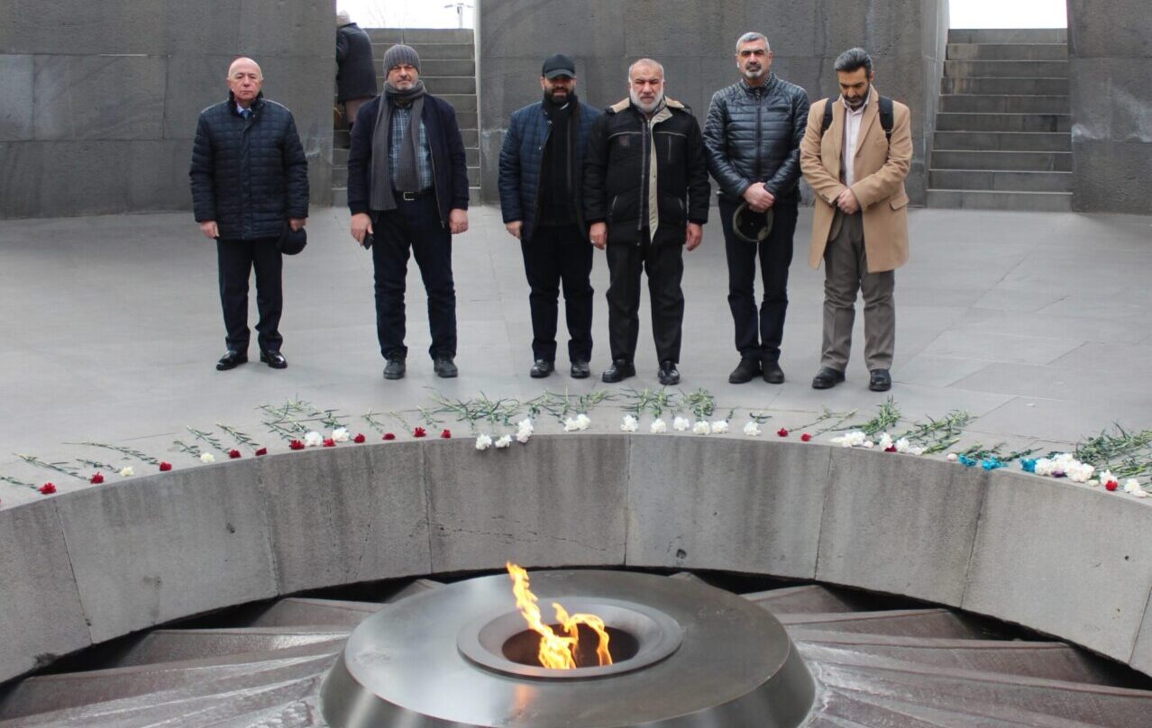 La délégation du centre iranien d&rsquo;activités anti-mines s’est rendue au mémorial du génocide arménien a Erévan