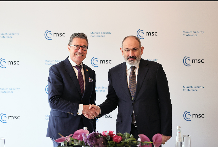 A Munich, Pachinian est courtisé par le « collectif occidental » dénoncé par Moscou