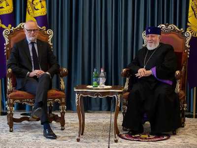 Le Catholicos de tous les Arméniens Karekine II a reçu l&rsquo;ex-Premier ministre français Edouard Philippe