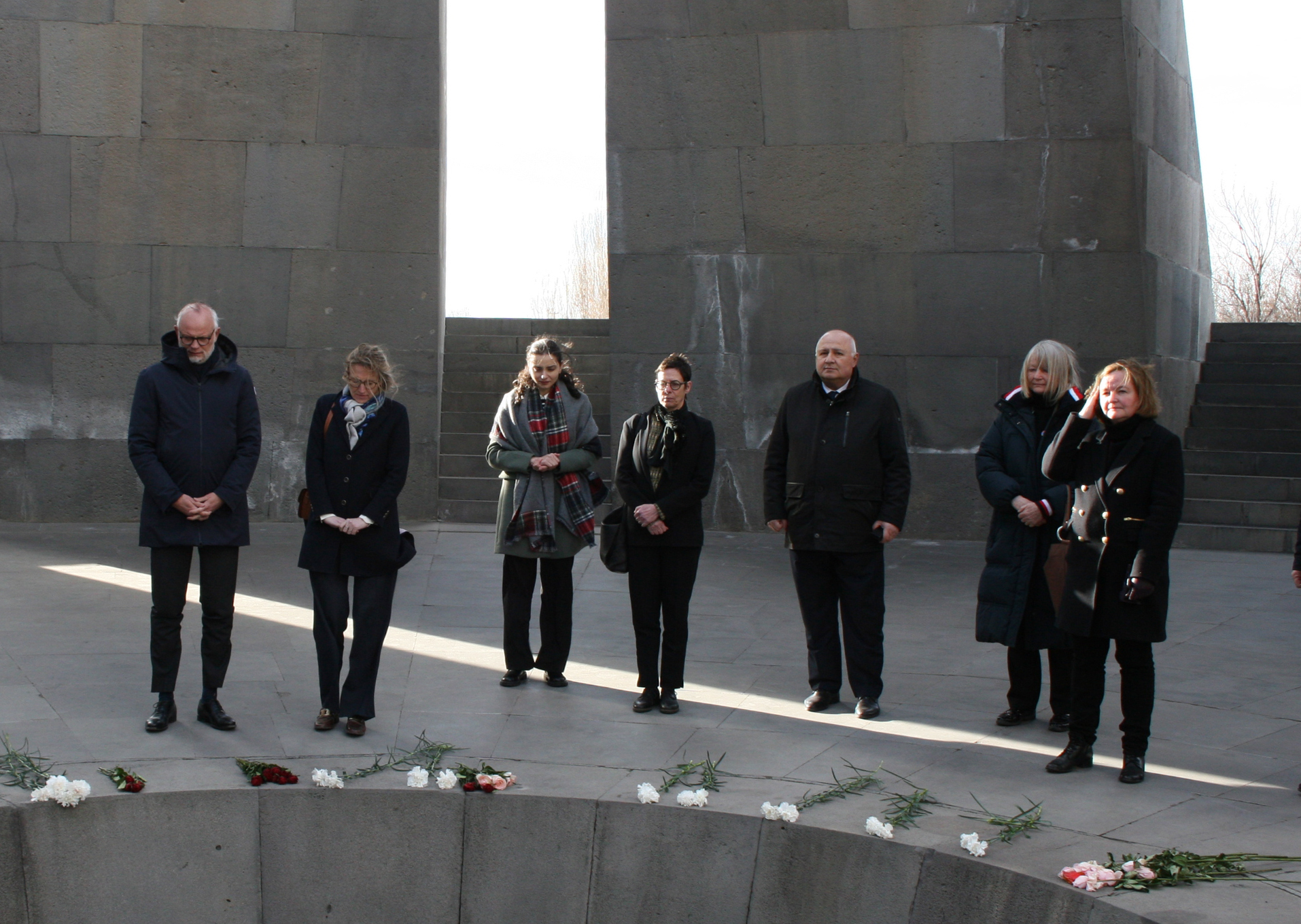 L&rsquo;ancien Premier ministre français Edouard Philippe a visité le Mémorial du génocide arménien à Erévan
