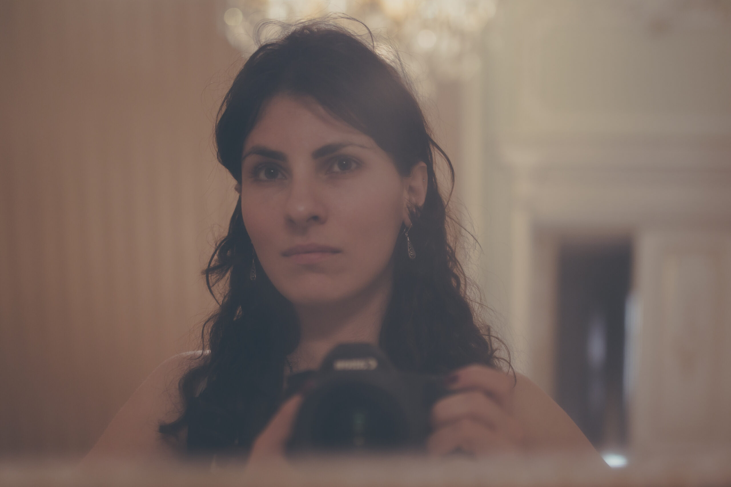A la photographe Yulia Grigoryants pour la publication de son livre