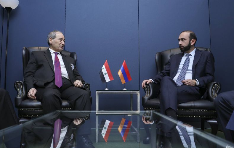 Ararat Mirzoyan a présenté à Faisal al-Mikdad les détails de la crise créée au Haut-Karabakh en raison du blocage du corridor de Latchine par l&rsquo;Azerbaïdjan
