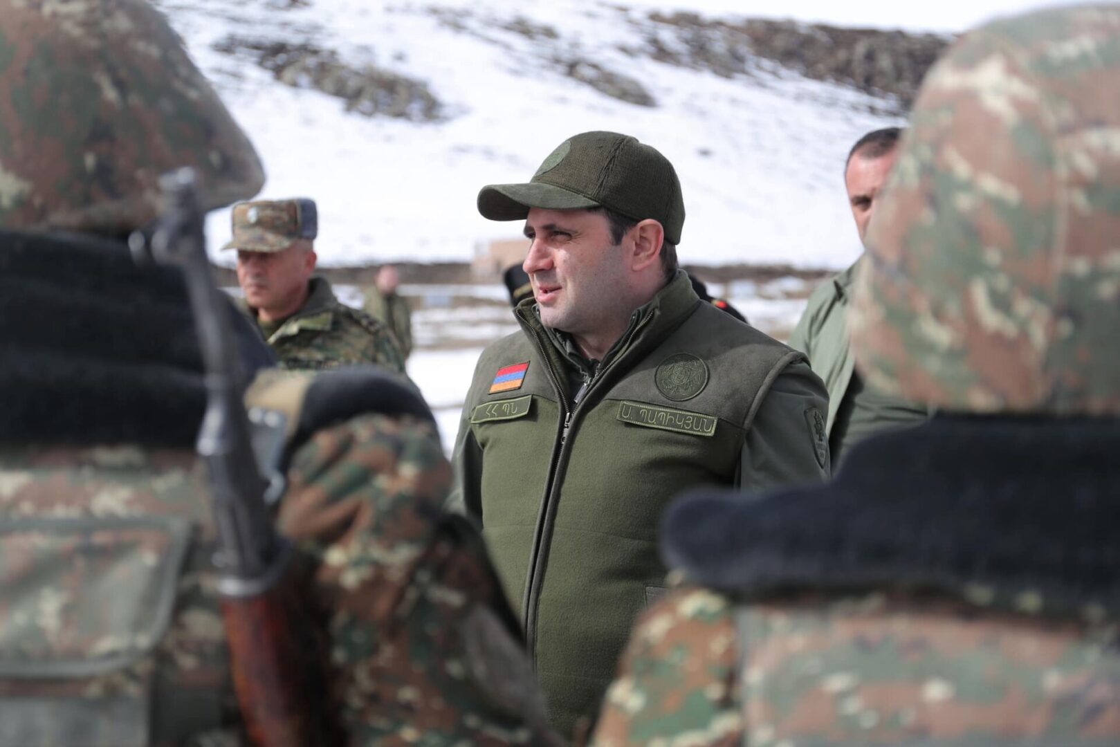 Suren Papikyan le ministre arménien de la Défense a pris connaissance de l&rsquo;avancement des travaux de construction de la caserne nouvellement construite