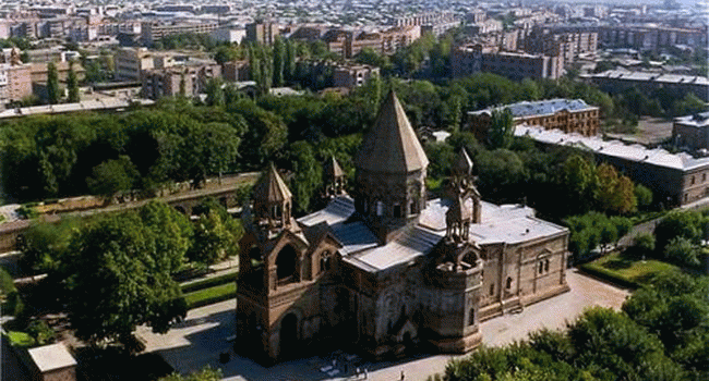 La cathédrale Saint-Etchmiadzine ouvrira ses portes en septembre après plusieurs années de travaux de rénovation