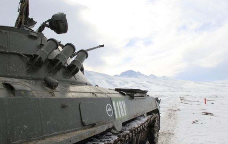 Des militaires russes mènent des exercices militaires dans les régions montagneuses d&rsquo;Alagyaz et de Kamkhud en Arménie