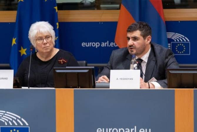 UE : l&rsquo;Azerbaïdjan exhorté à se retirer immédiatement des territoires arméniens
