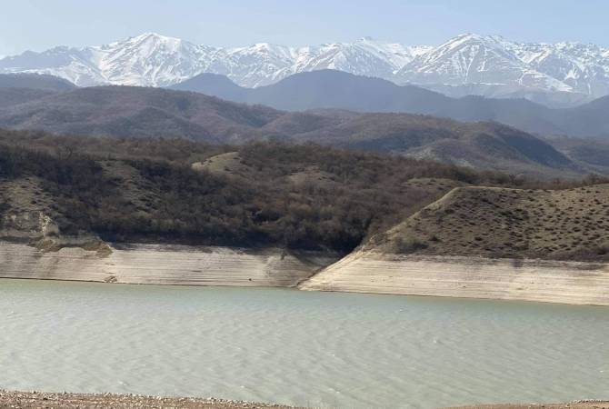 En raison des actions de l&rsquo;Azerbaïdjan, les ressources en eau de Sarsang ont considérablement diminué, ce qui pourrait également entraîner une crise pour les agriculteurs azéris