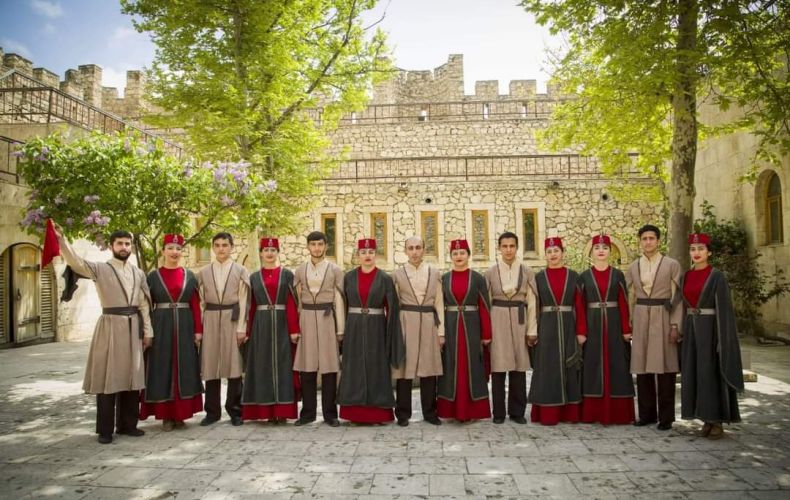 Malgré le blocus la vie culturelle continue en Artsakh, à Stepanakert, les formations de danse traditionnelle arménienne ont repris
