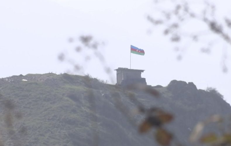 Tirs depuis les positions azéries sur un agriculteur Arménien près du village de Herher dans la région de Martouni (Artsakh)