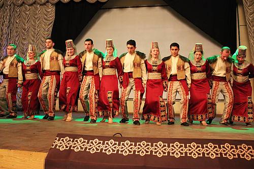 Chant populaire, musique instrumentale traditionnelle et danse ethnographique arménienne