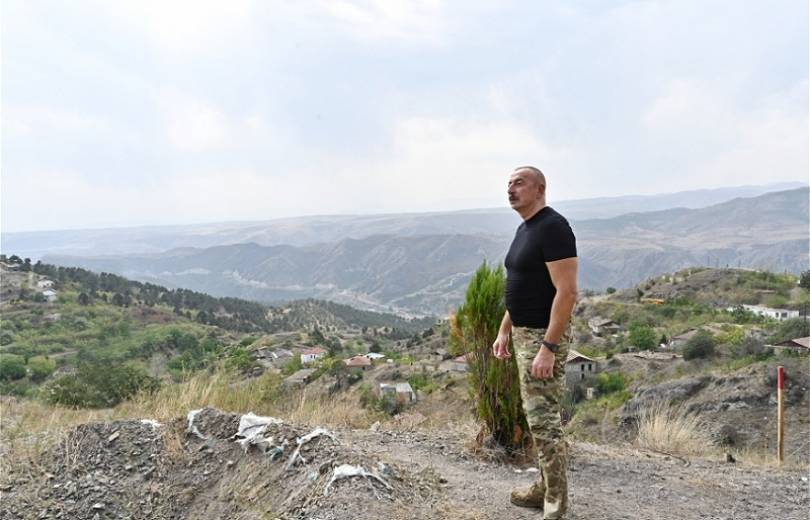 Désormais nous vivrons pour toujours dans ce pays affirme Aliev dans Berdzor (Latchine) en Artsakh occupé