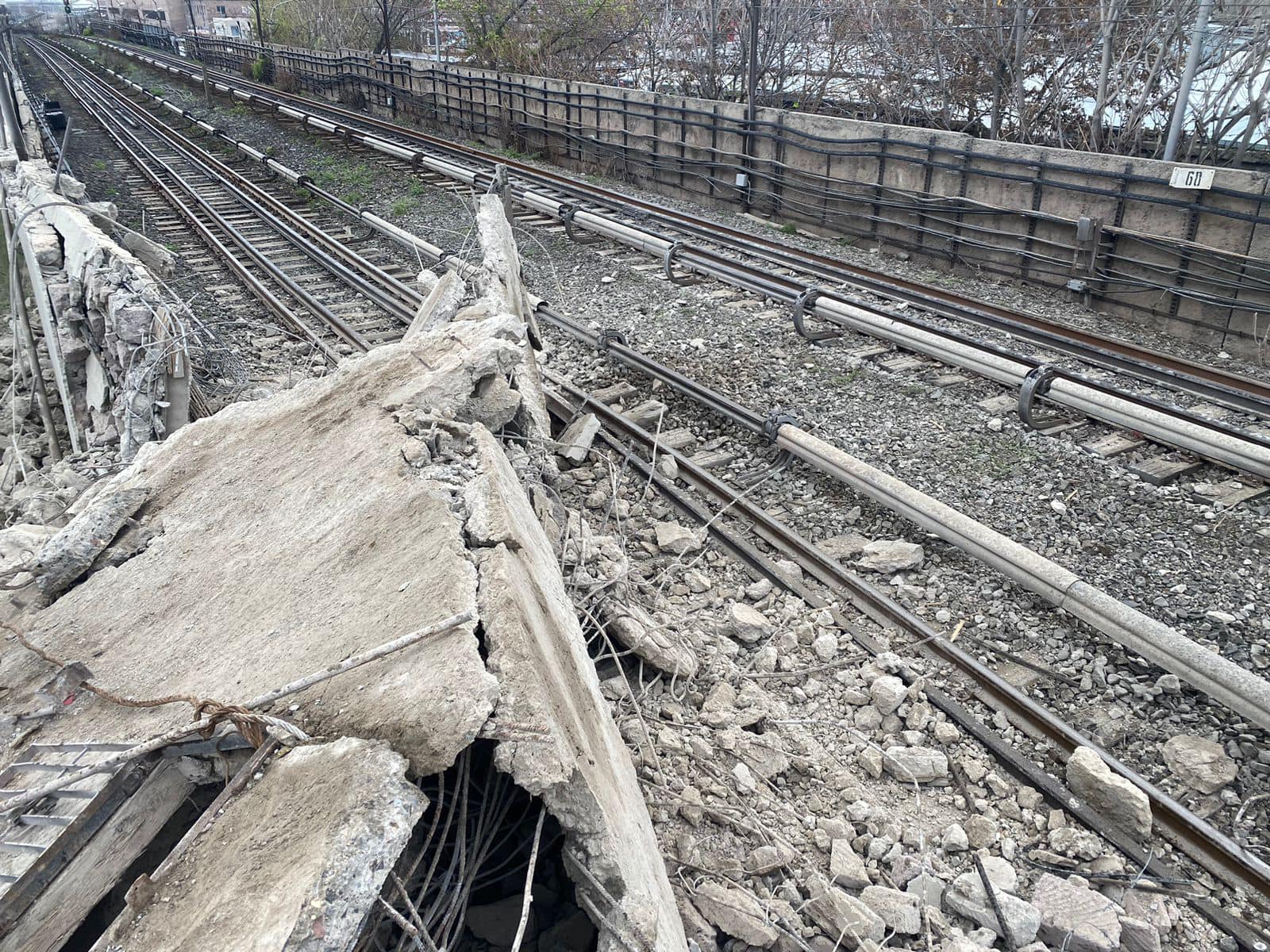 Le mur du bunker du moulin à farine s&rsquo;est effondré sur les voies du métro d’Erévan interrompant provisoirement la circulation