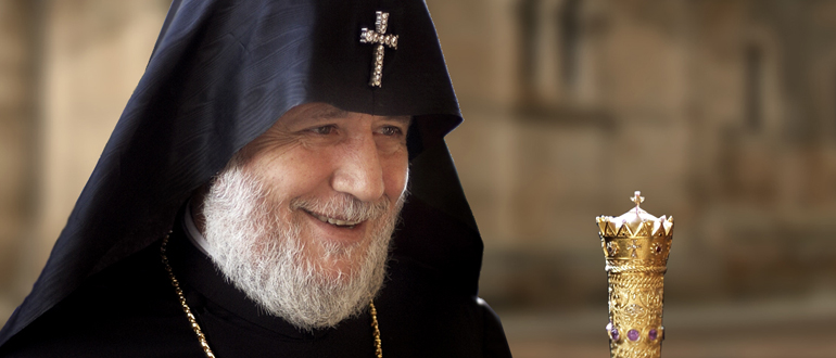 Le Catholicos reçoit la ministre de la Culture, de l’Education et des Sports