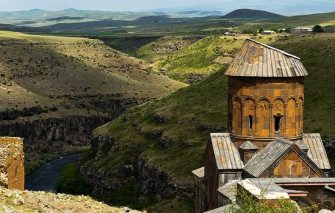 Nous coordonnons chaque étape avec l&rsquo;Arménie avec l&rsquo;Azerbaïdjan affirme Mevlut Cavusoglu