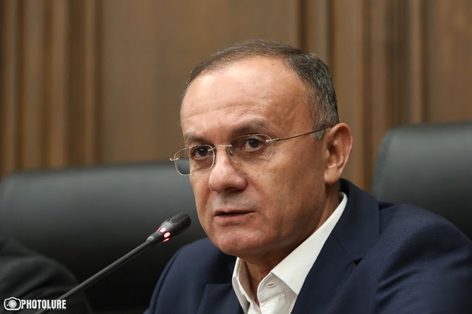 L&rsquo;ancien ministre arménien de la Défense Seyran Ohanyan et 12 autres personnes accusées de détournement de fonds