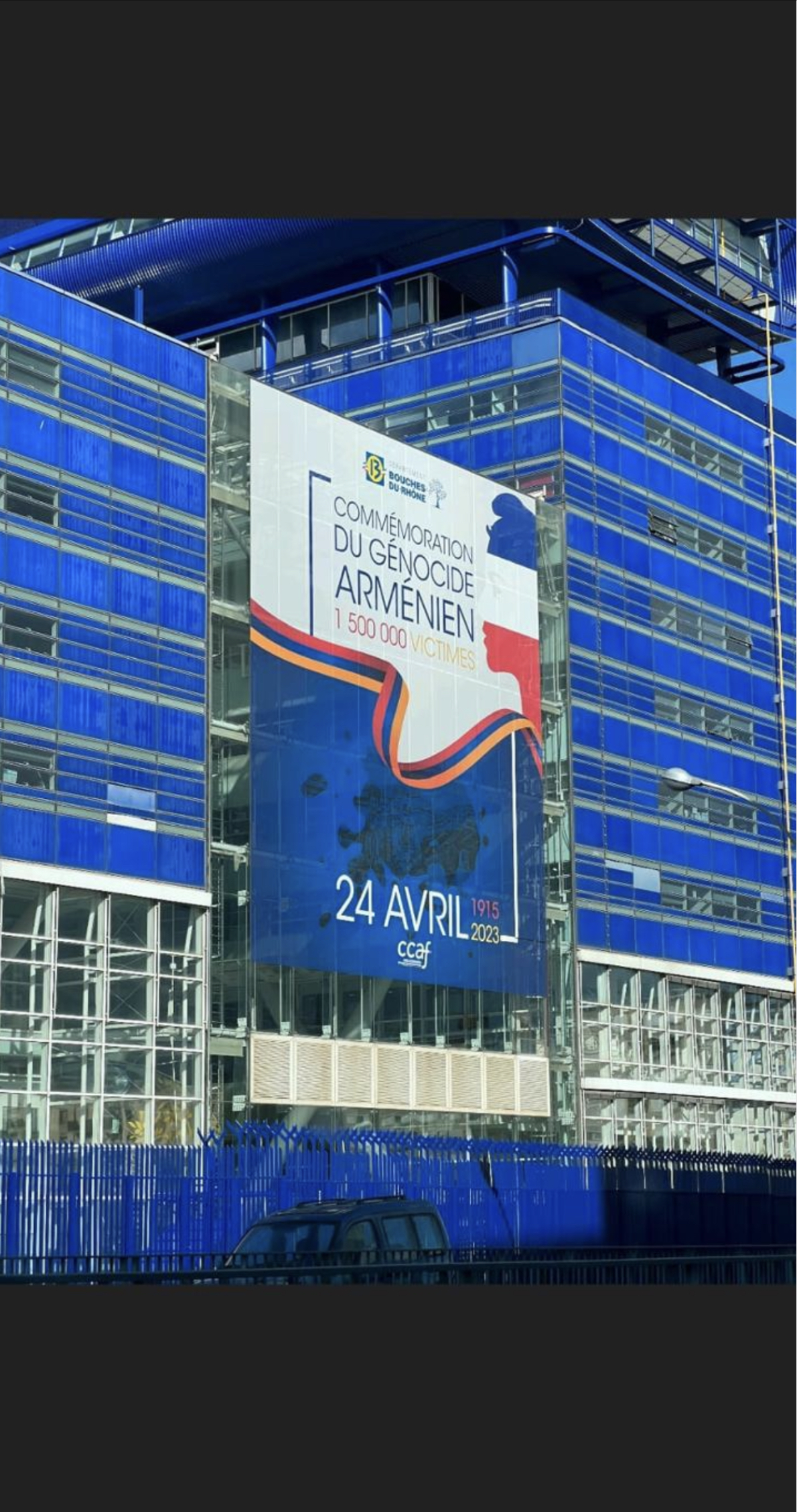 Le kakémono géant du Département des Bouches-du-Rhône