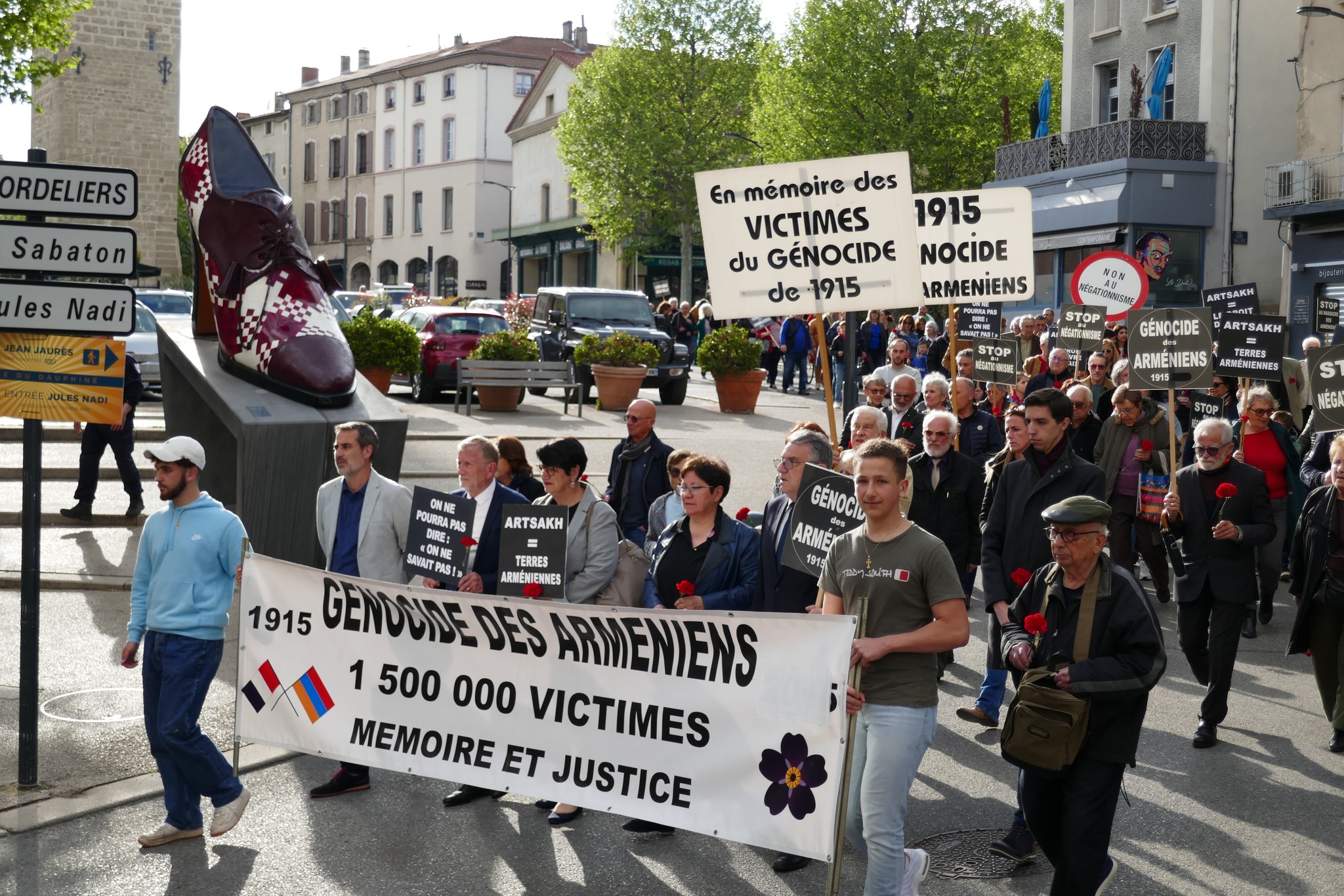 Commémoration du 108e anniversaire du génocide des Arméniens à Romans