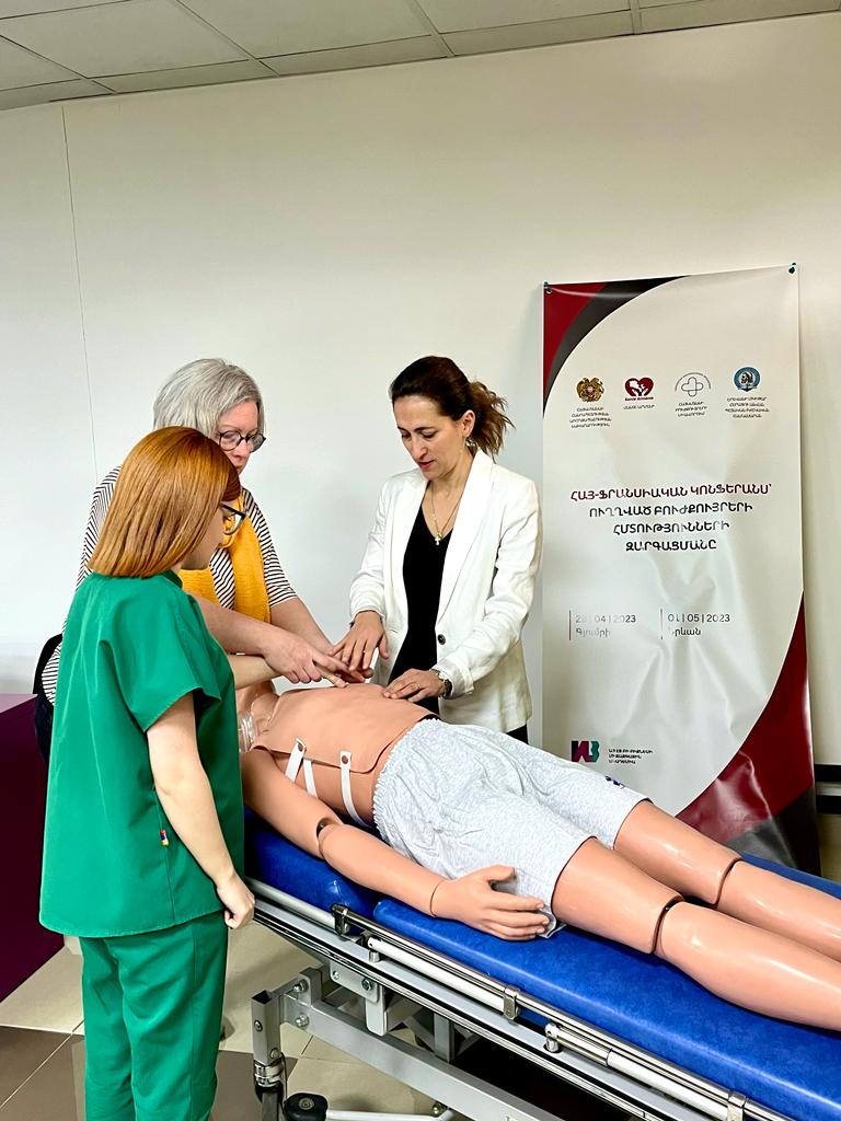 Santé Arménie prend soin des infirmières