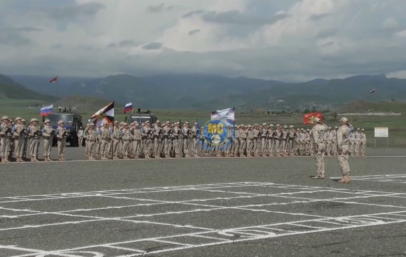 En Artsakh, des Forces russes de paix ont participé à la célébration du 78e anniversaire de la Victoire