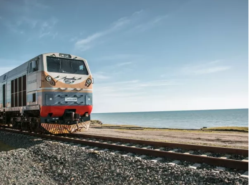 La Russie et l&rsquo;Iran conviennent d&rsquo;un nouveau corridor ferroviaire via l&rsquo;Azerbaïdjan