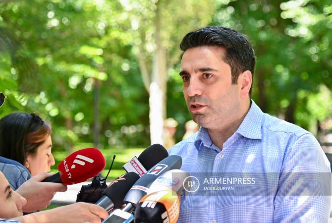 Le problème ne sera pas résolu sans un dialogue entre Bakou et Stepanakert, selon le président du Parlement.