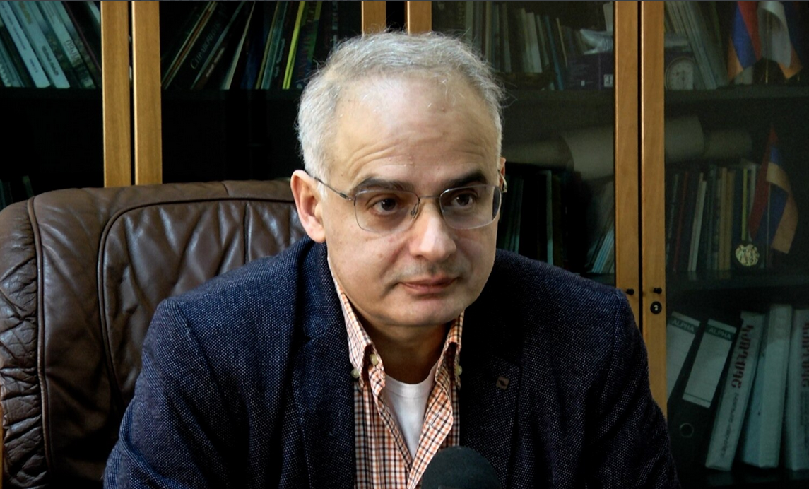 Un proche allié de l’ex-président Ter Petrossian joint sa voix à celle de l’opposition pour condamner la position de Pachinian sur le Karabagh