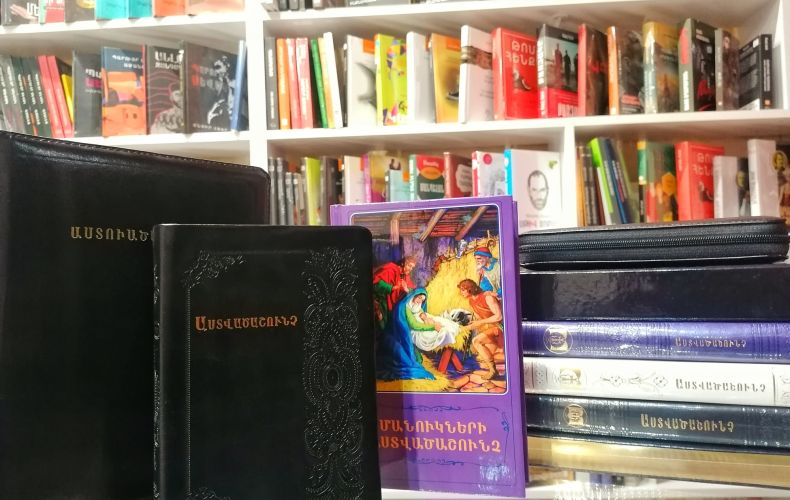 En Artsakh, le livre le plus demandé dans les librairies Stepanakert est la Bible