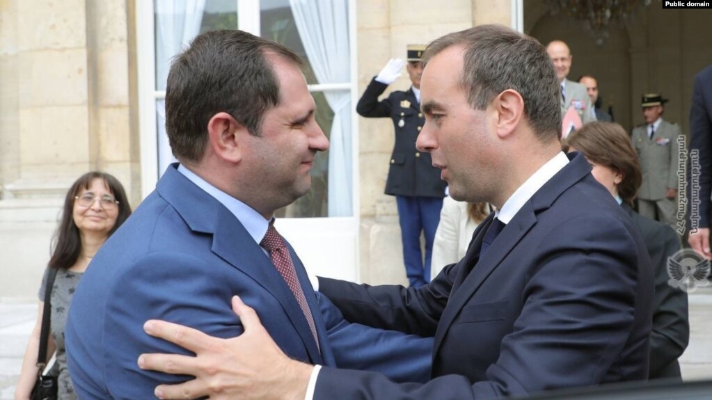 Le ministre arménien de la Défense à nouveau à Paris