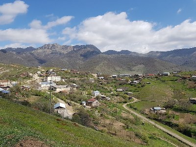 Les habitants des villages de Hin Shen et Mets Shen sous escorte russe pour aller et revenir de Stepanakert