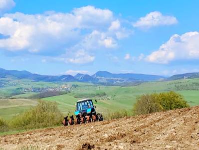 Depuis une position de combat des soldats Azéris ont tiré sur un citoyen effectuant des travaux agricoles à Murishen près de Martouni en Artsakh