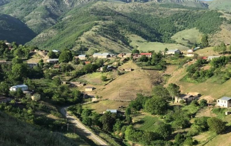 Des habitants de Yeghtsahogh et Lisagor, accompagnés par des soldats de la paix, ont visité Stepanakert et sont rentrés chez eux