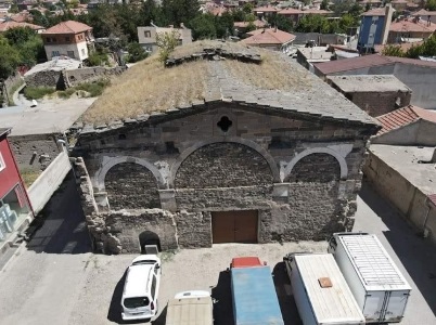 L&rsquo;église Sourp-Bédros (Saint-Pierre) de la région de Tomarza est au bord de l&rsquo;effondrement, elle est délaissée par les autorités turques
