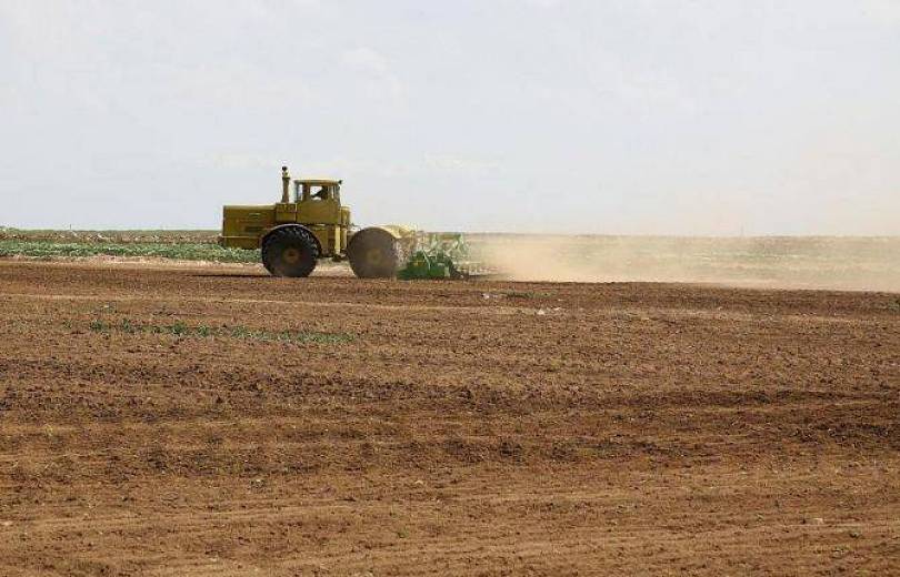 Les forces armées azéries ont ouvert le feu sur une moissonneuse effectuant des travaux agricoles à Machkalashen près de Martouni (Artsakh)