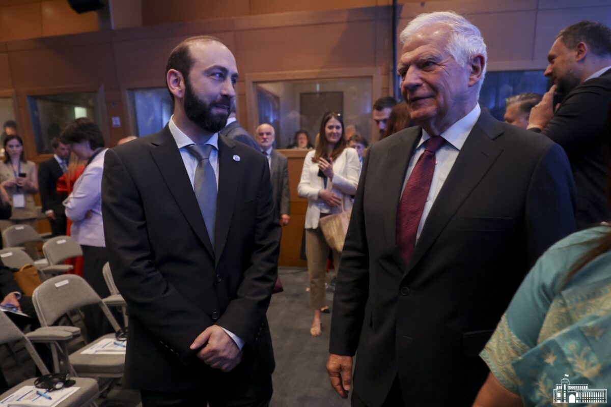 Ararat Mirzoyan : échange avec Josep Borrell