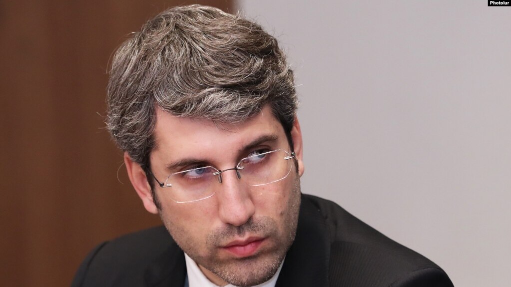 Le ministre défend la destitution d&rsquo;un juge au franc-parler