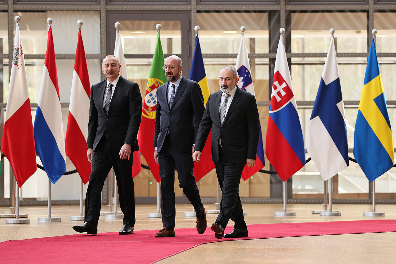 Lors de la rencontre tripartite à Bruxelles, la situation causée par le blocus du corridor Latchine a été discutée