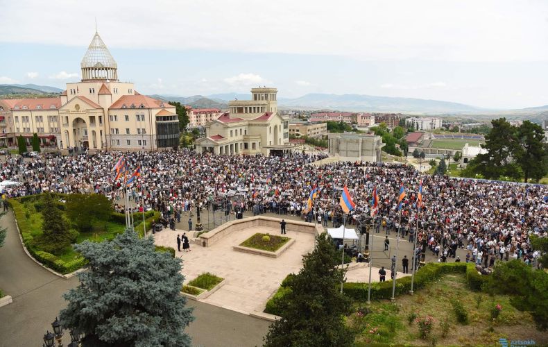 Nouveau rassemblement actuellement du mouvement populaire à Stepanakert