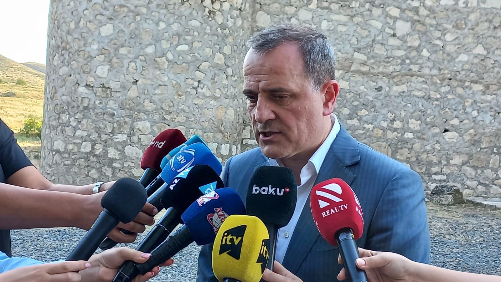 Bakou accuse les « séparatistes » de pertuber les liaisons aérienne