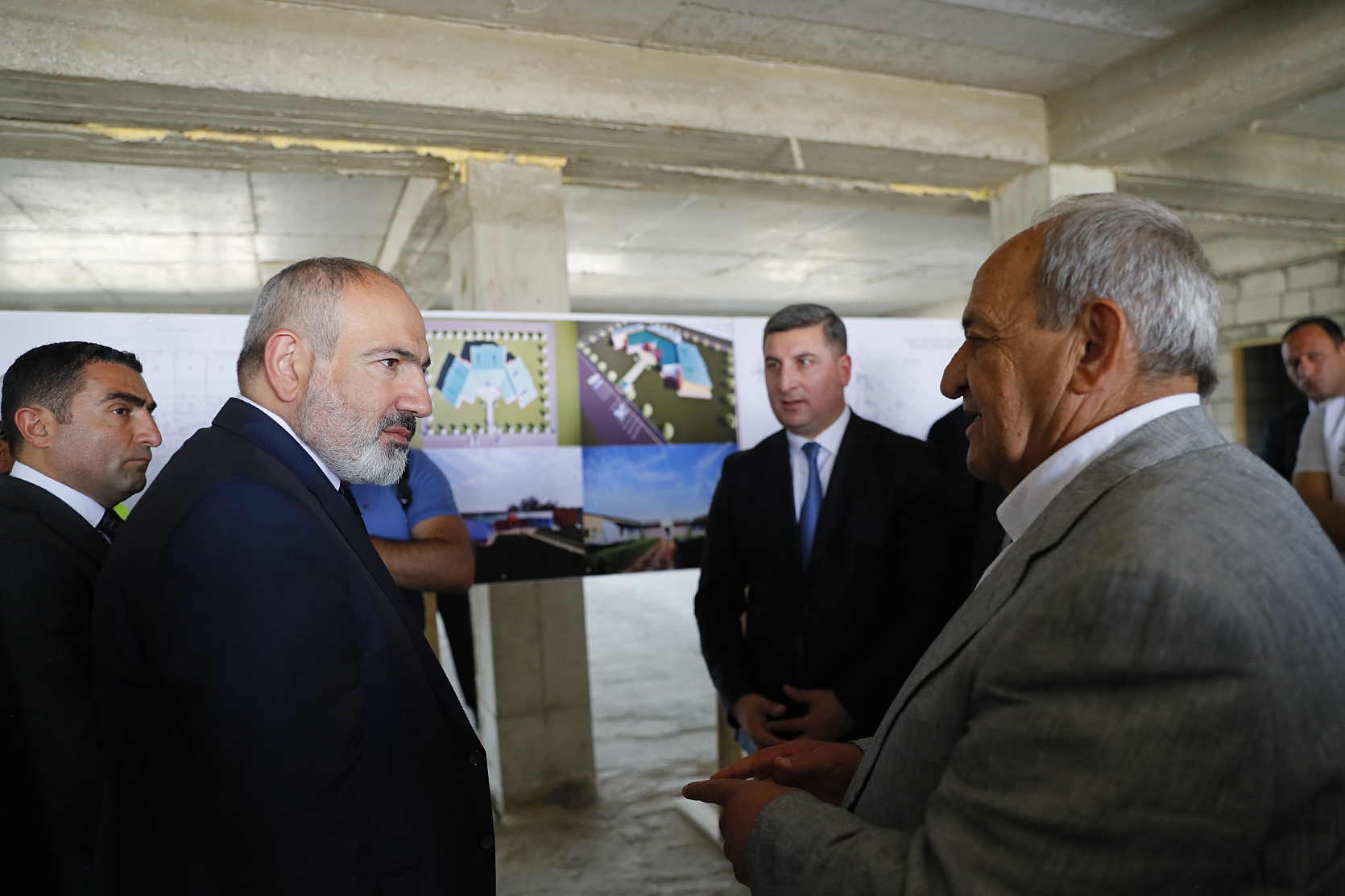 Le Premier ministre se familiarise avec l&rsquo;avancement des programmes mis en œuvre dans différentes communautés de la province d&rsquo;Ararat