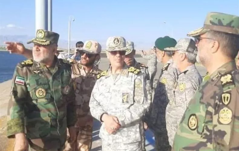 Le chef de l&rsquo;état-major général des forces armées iraniennes vérifie, à la frontière avec l&rsquo;Azerbaïdjan, l&rsquo;état de préparation des troupes