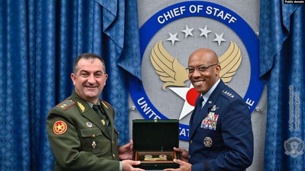 A Washington, le chef de l&rsquo;armée arménienne discute d&rsquo;un « partenariat de défense  » armeno-américain