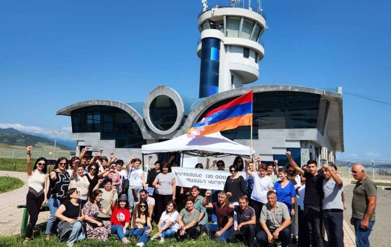 En Artsakh l&rsquo;action pacifique du mouvement populaire se poursuit près de l’emplacement des casques bleus russes à Stepanakert
