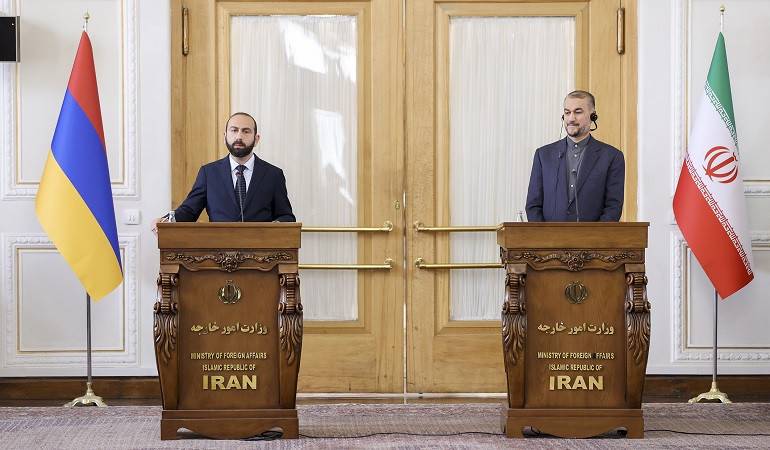L’Iran, « un partenaire spécial », déclaré Mirzoyan lors de sa visite officielle à Téhéran
