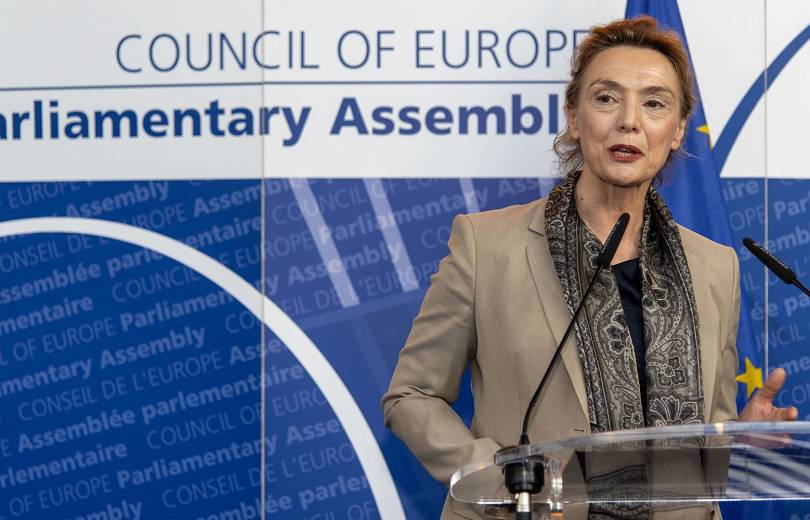 La Secrétaire générale du Conseil de l’Europe : Je réitère avec force mes appels précédents pour rétablir la libre circulation dans le corridor de Latchine