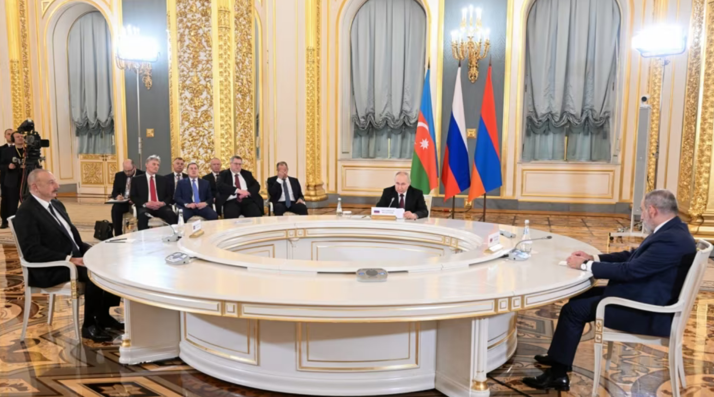 Moscou s&rsquo;en prend à nouveau à Pachinian