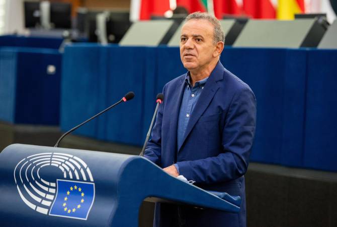Un député européen chypriote considère le blocage du corridor de Latchine par l&rsquo;Azerbaïdjan comme un crime de guerre