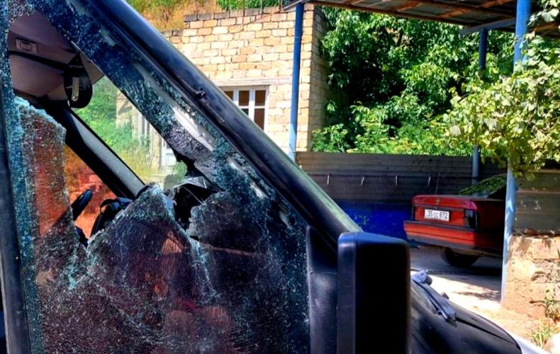 Tirs azéris sur un véhicule civil arménien près de Sargsashen dans la région de Martouni (Artsakh)