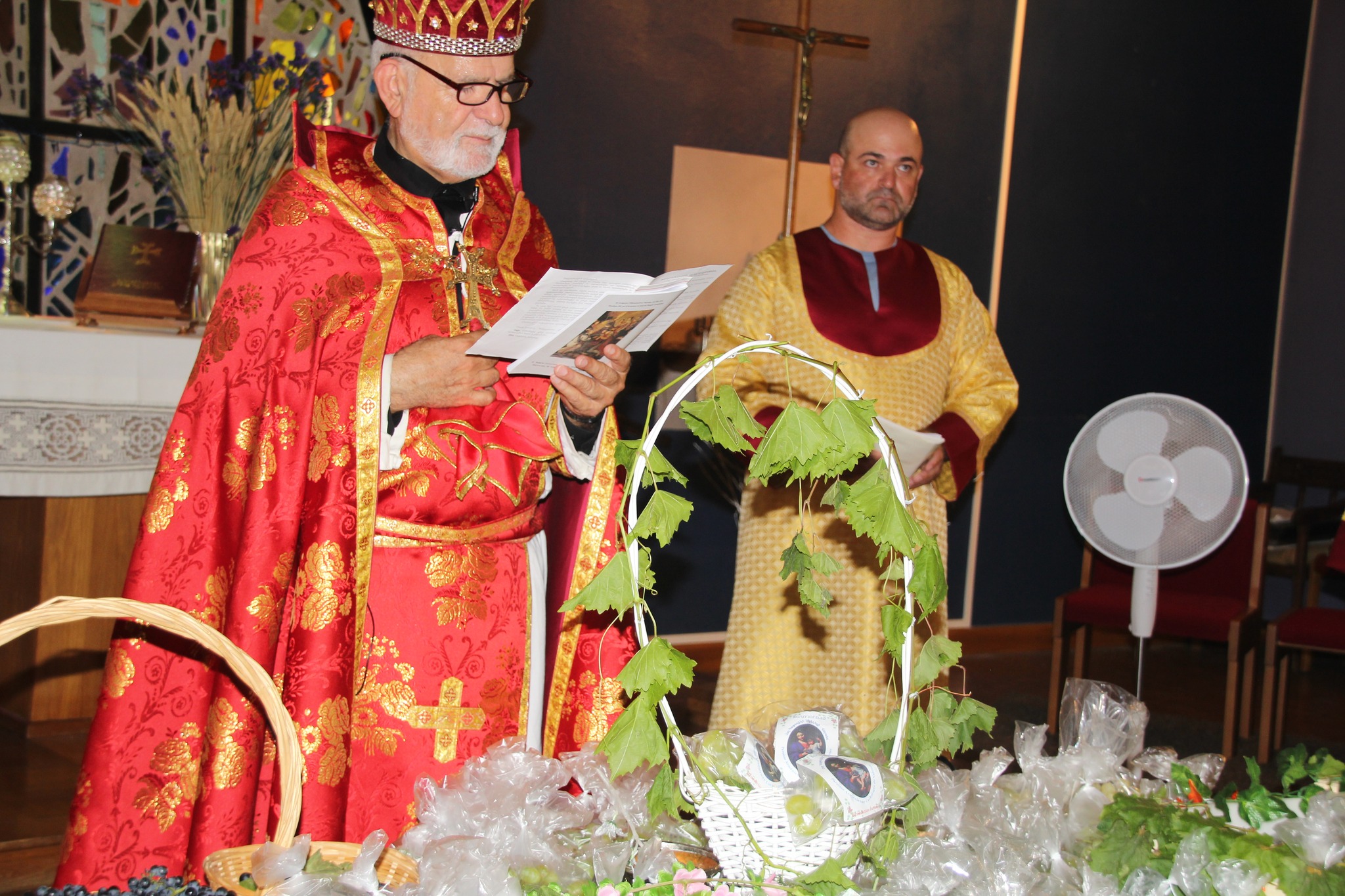 Eglise catholique arménienne de Valence : Fête de l’Assomption (Sainte-Vierge) et bénédiction du raisin