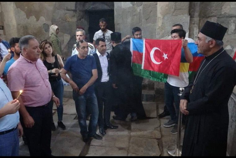 Bakou organise la profanation du monastère arménien de Dadivank (Artsakh occupée)