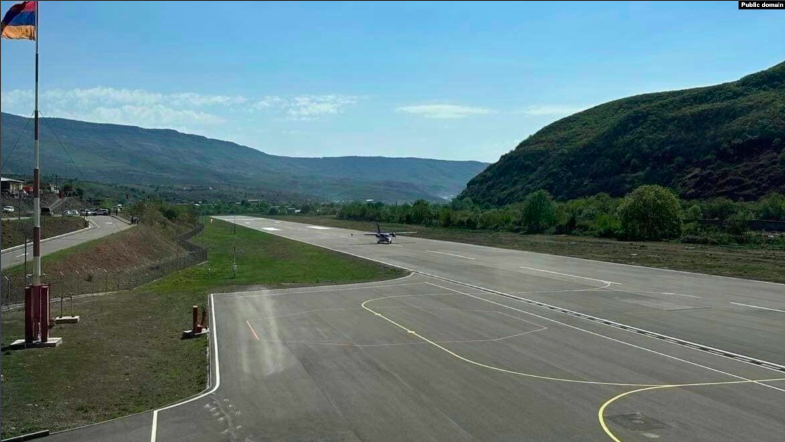 Des coups de feu tirés depuis le territoire azerbaïdjanais sur l&rsquo;aéroport arménien quelques heures après la visite du Premier ministre
